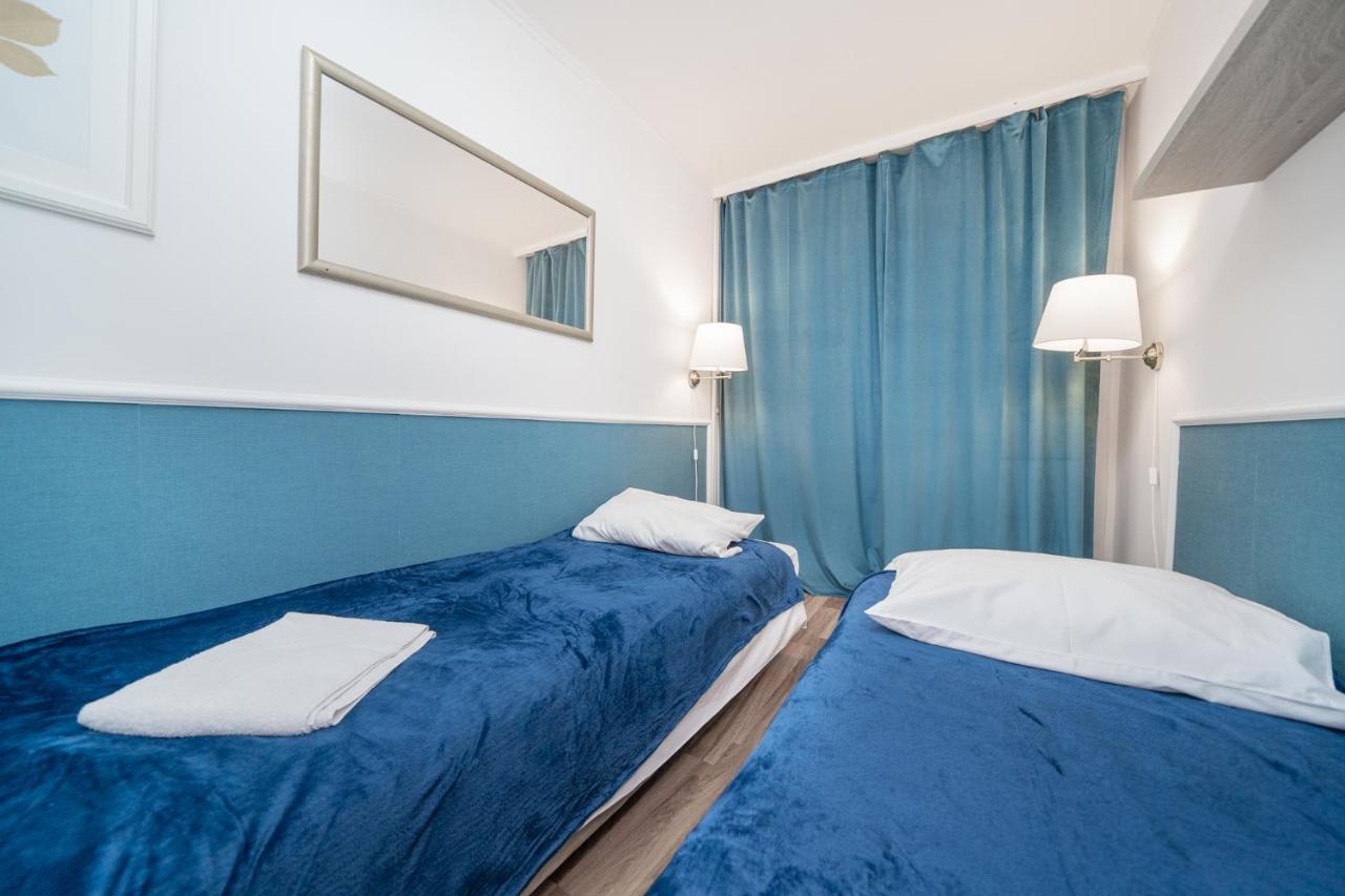 Unitapartaments Short Rent Apartment In Warsaw By Metro Station Rondo Onz Apart With 3Bedrooms 23 Exterior photo