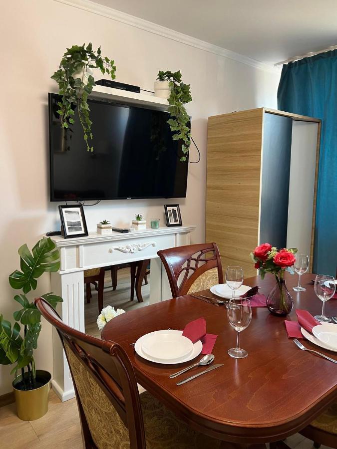 Unitapartaments Short Rent Apartment In Warsaw By Metro Station Rondo Onz Apart With 3Bedrooms 23 Exterior photo
