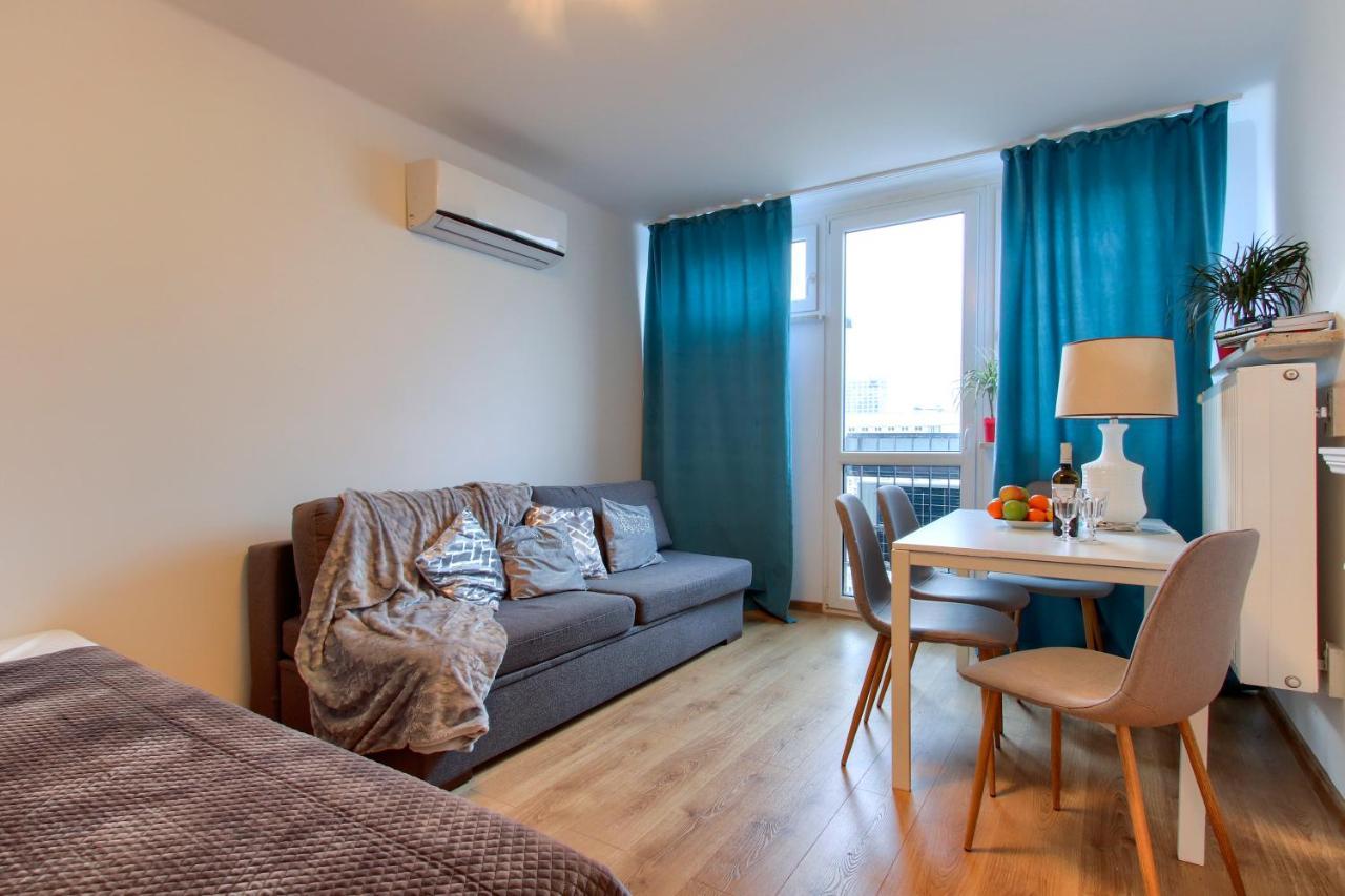 Unitapartaments Short Rent Apartment In Warsaw By Metro Station Rondo Onz Apart With 3Bedrooms 23 Exterior photo